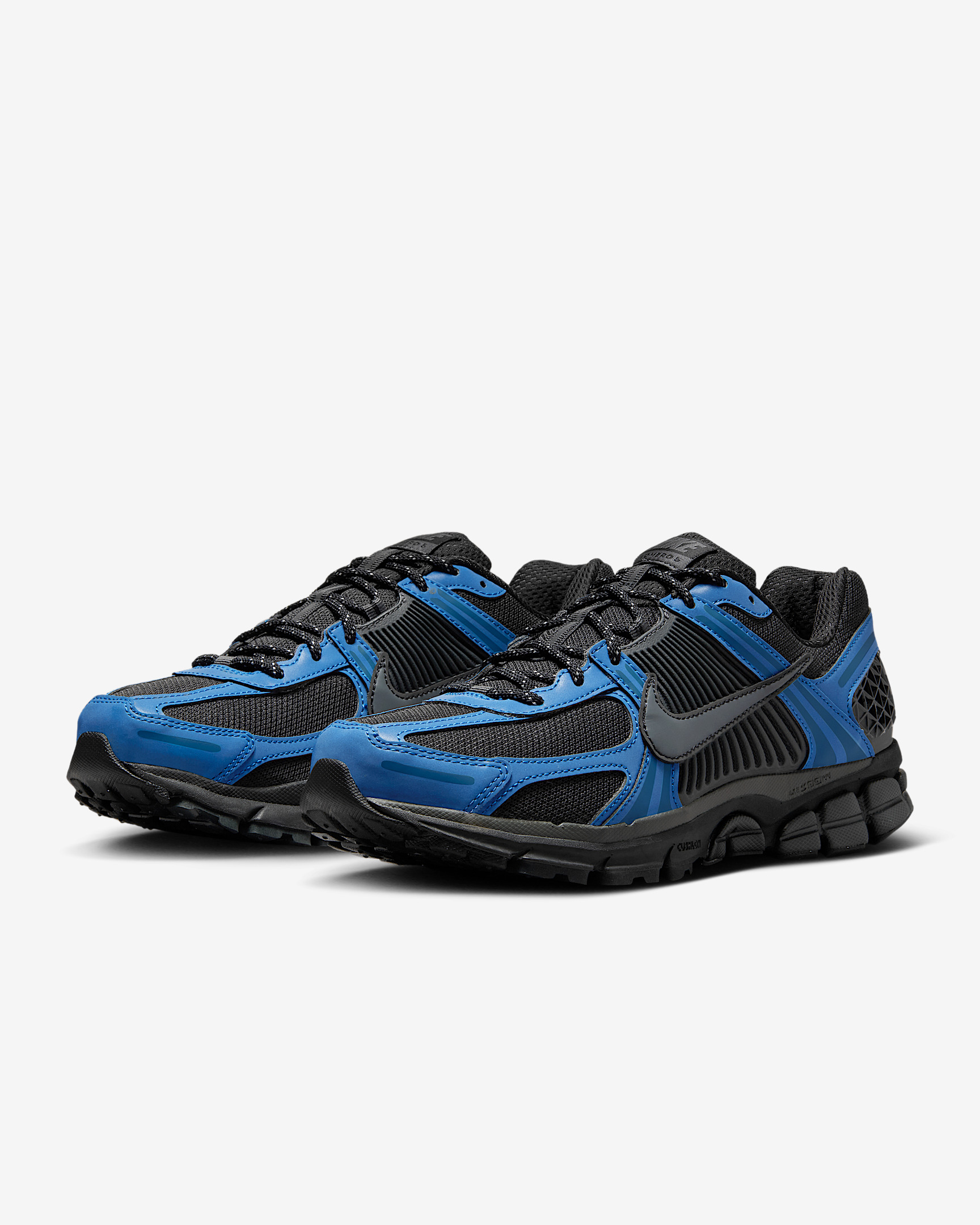 Nike Zoom Vomero 5 SE Men's Shoes with Reflective Accents - 5