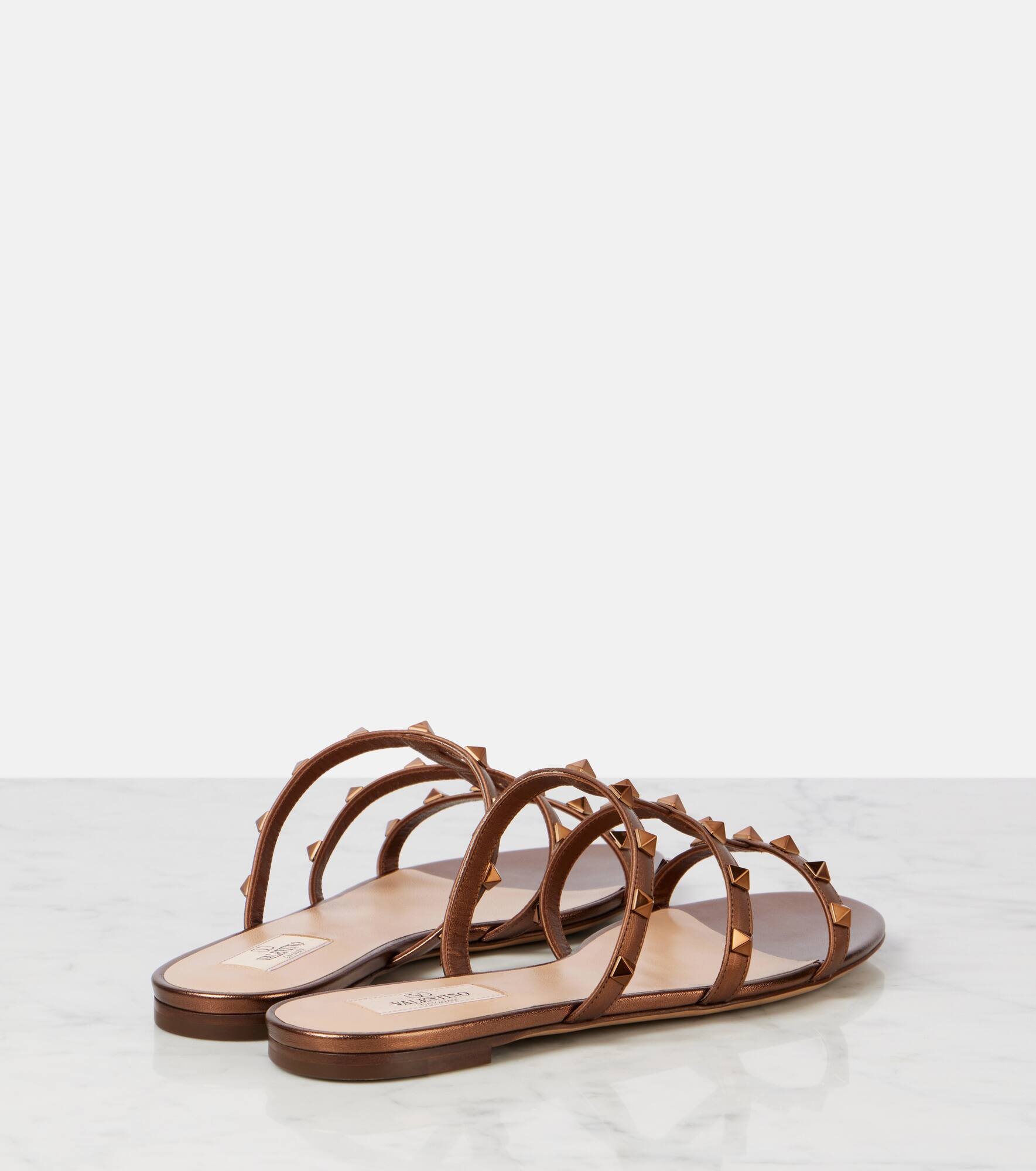 Rockstud metallic leather sandals - 2