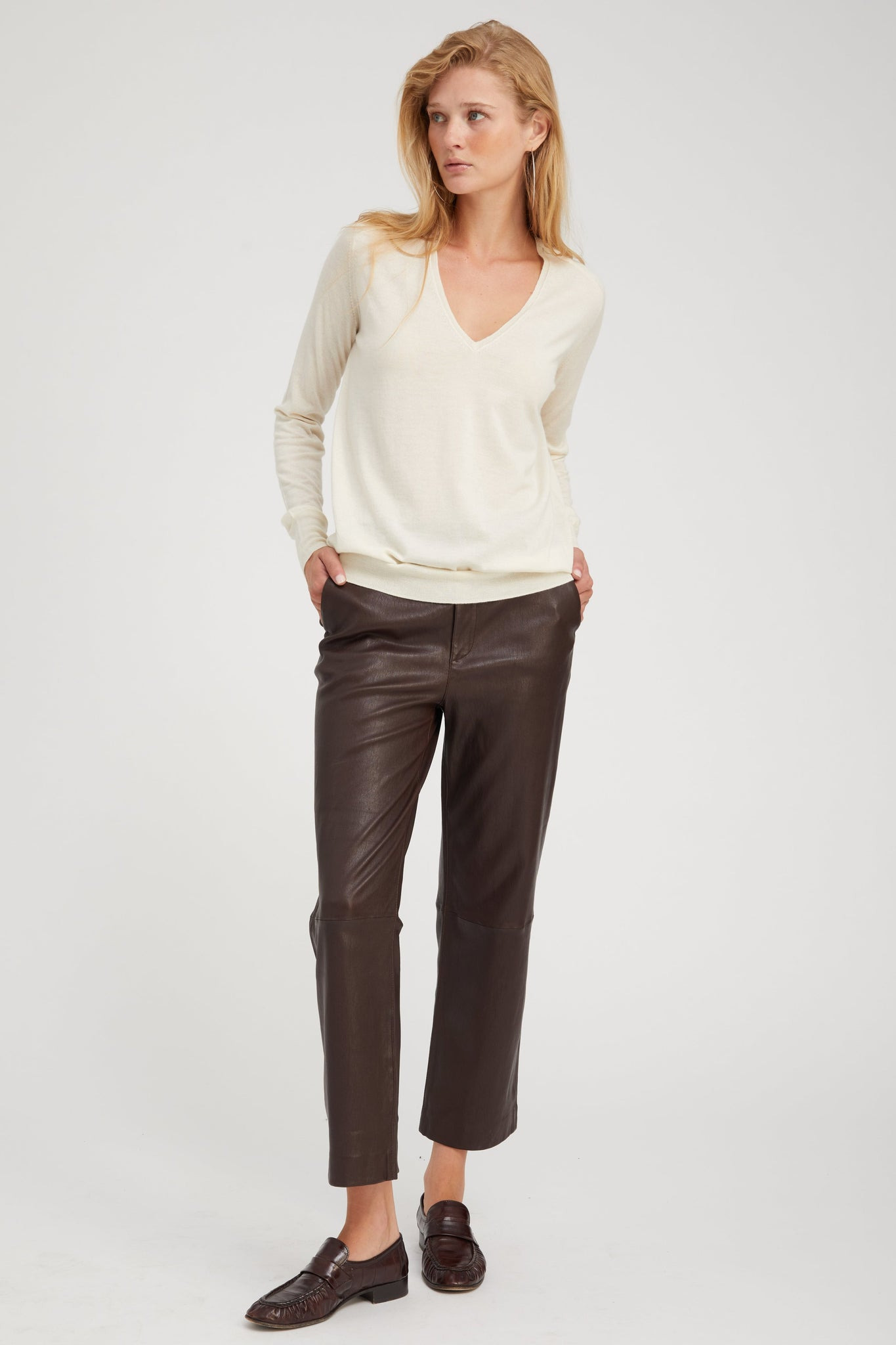 CHALK CASHMERE V-NECK SWEATER - 2