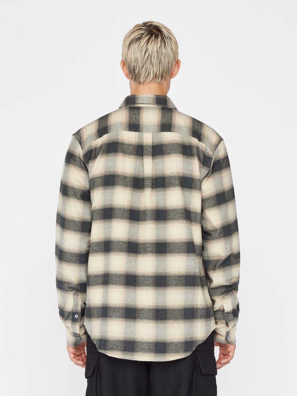 Plaid Flannel Shirt in Noir / Light Beige - 6