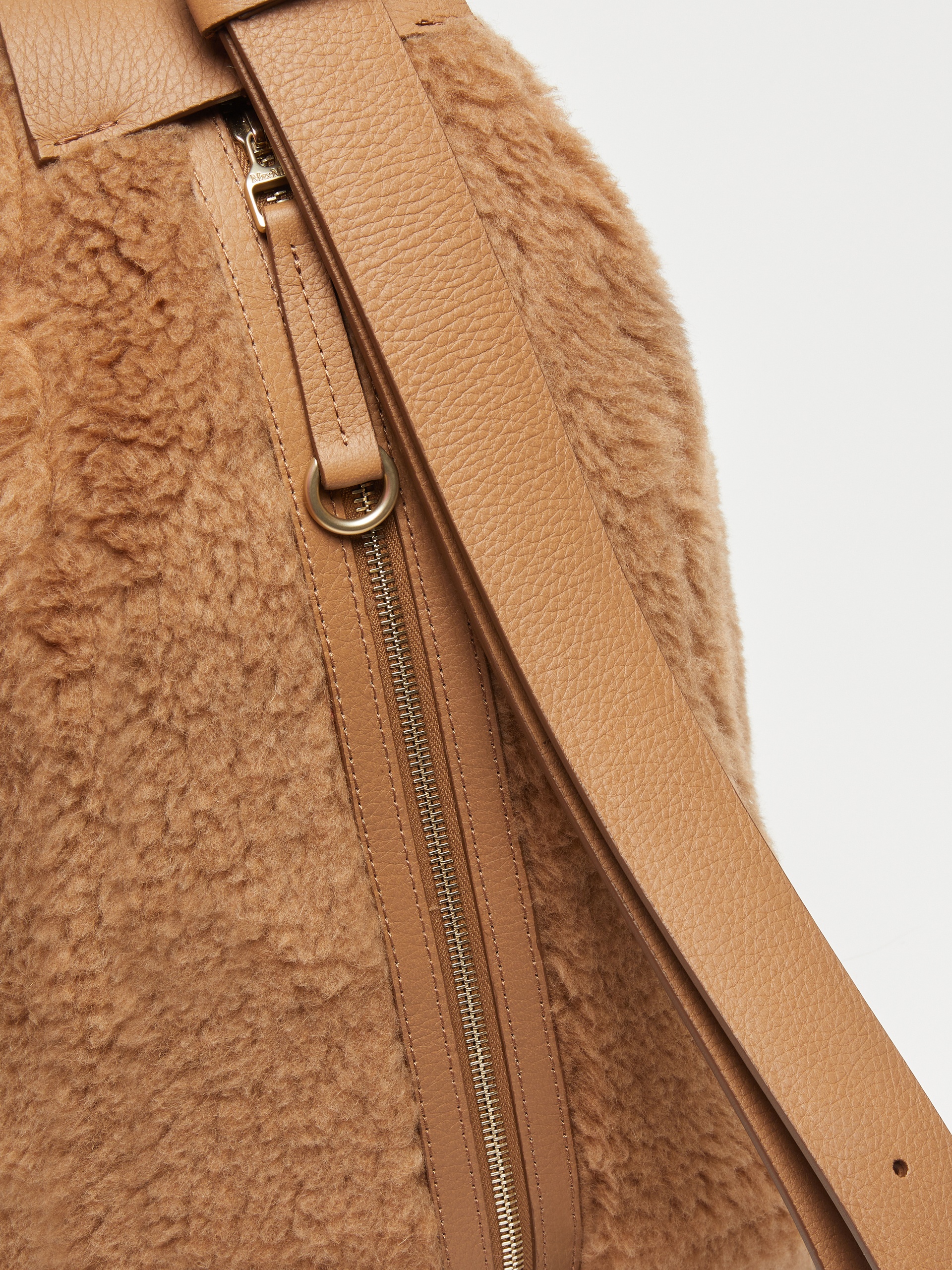 STREET6 Teddy fabric backpack 5