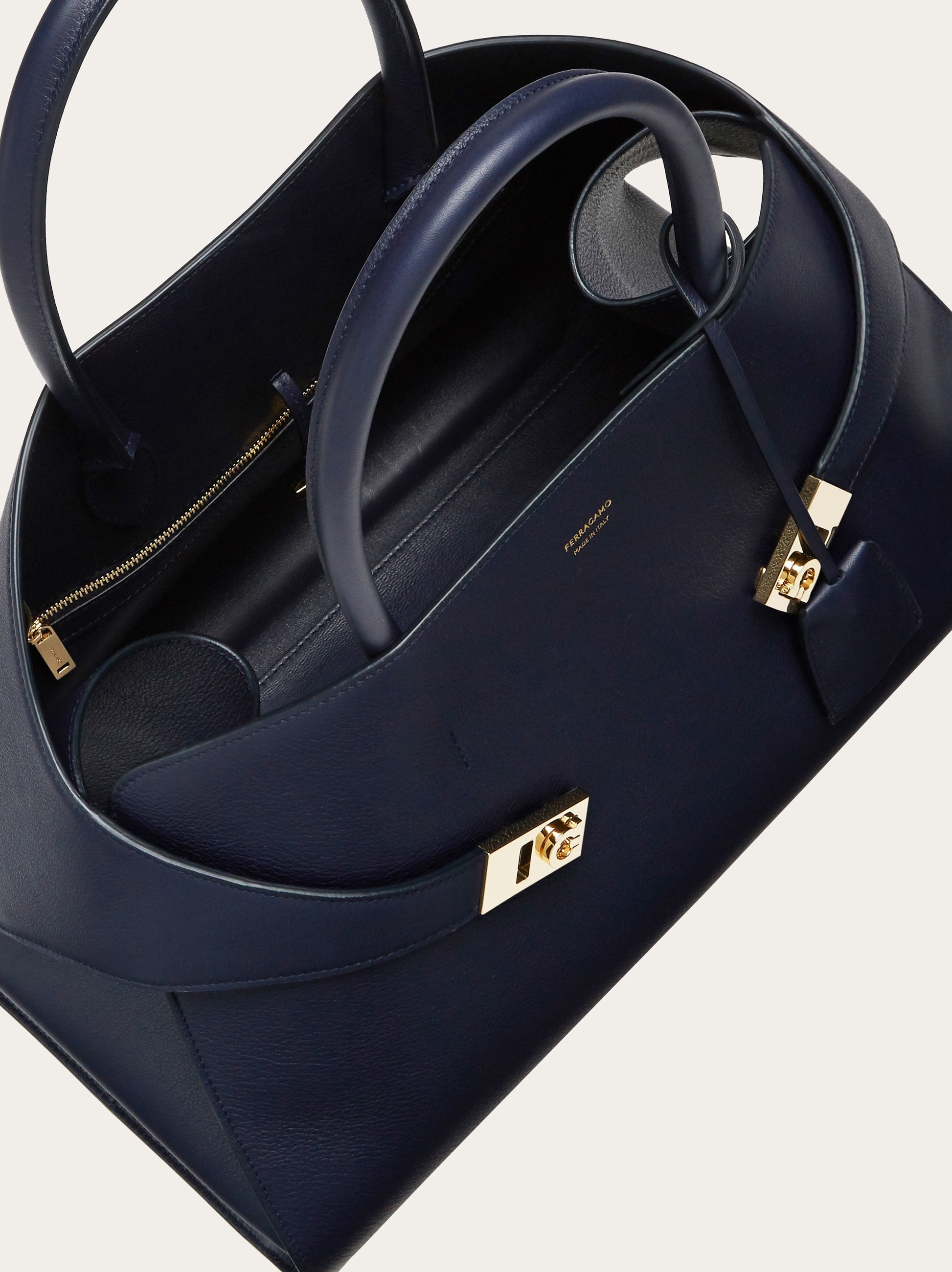 Hug handbag (M) - 6
