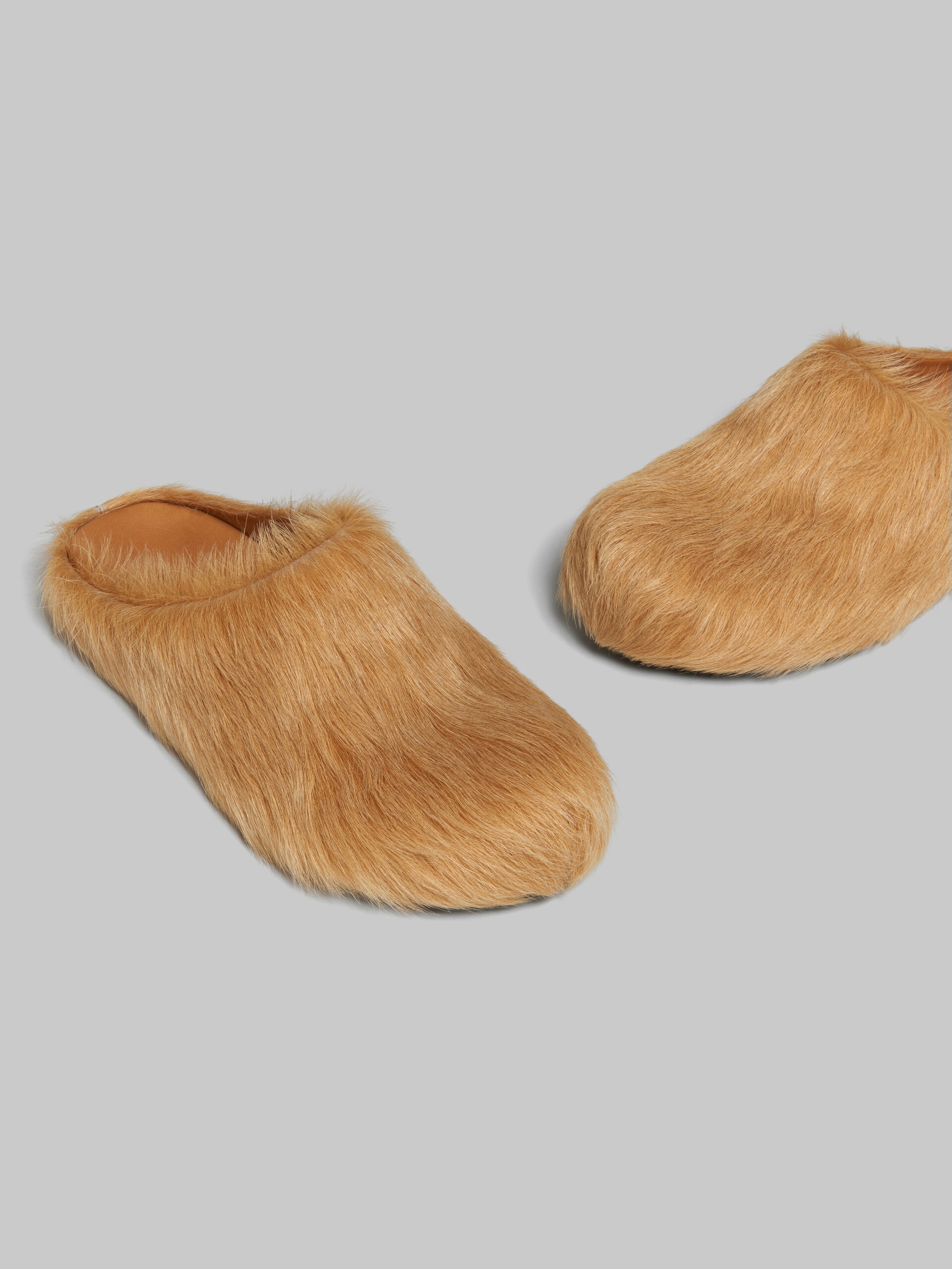 HAZELNUT LONG-HAIR CALFSKIN FUSSBETT SABOT - 5