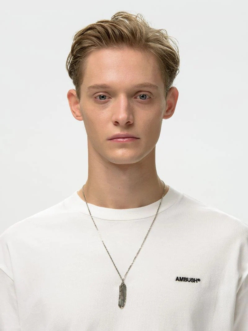 Ambush FEATHER CHARM NECKLACE outlook