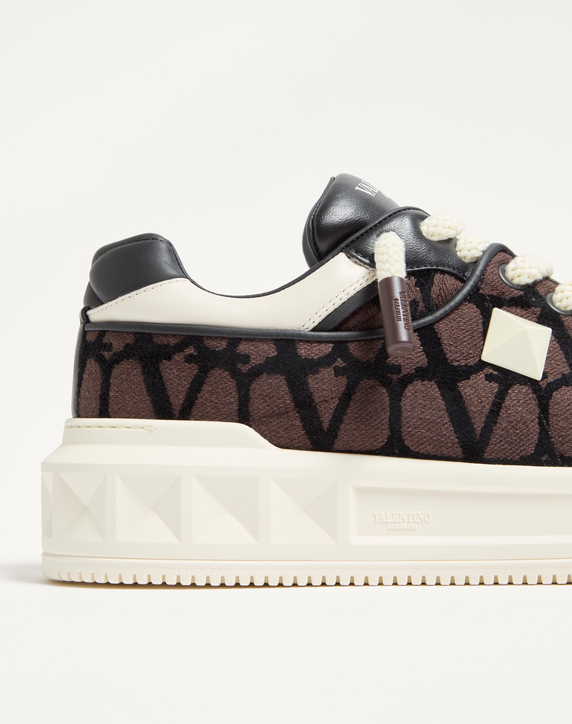 ONE STUD XL LOW-TOP SNEAKER IN NAPPA LEATHER AND TOILE ICONOGRAPHE FABRIC - 8