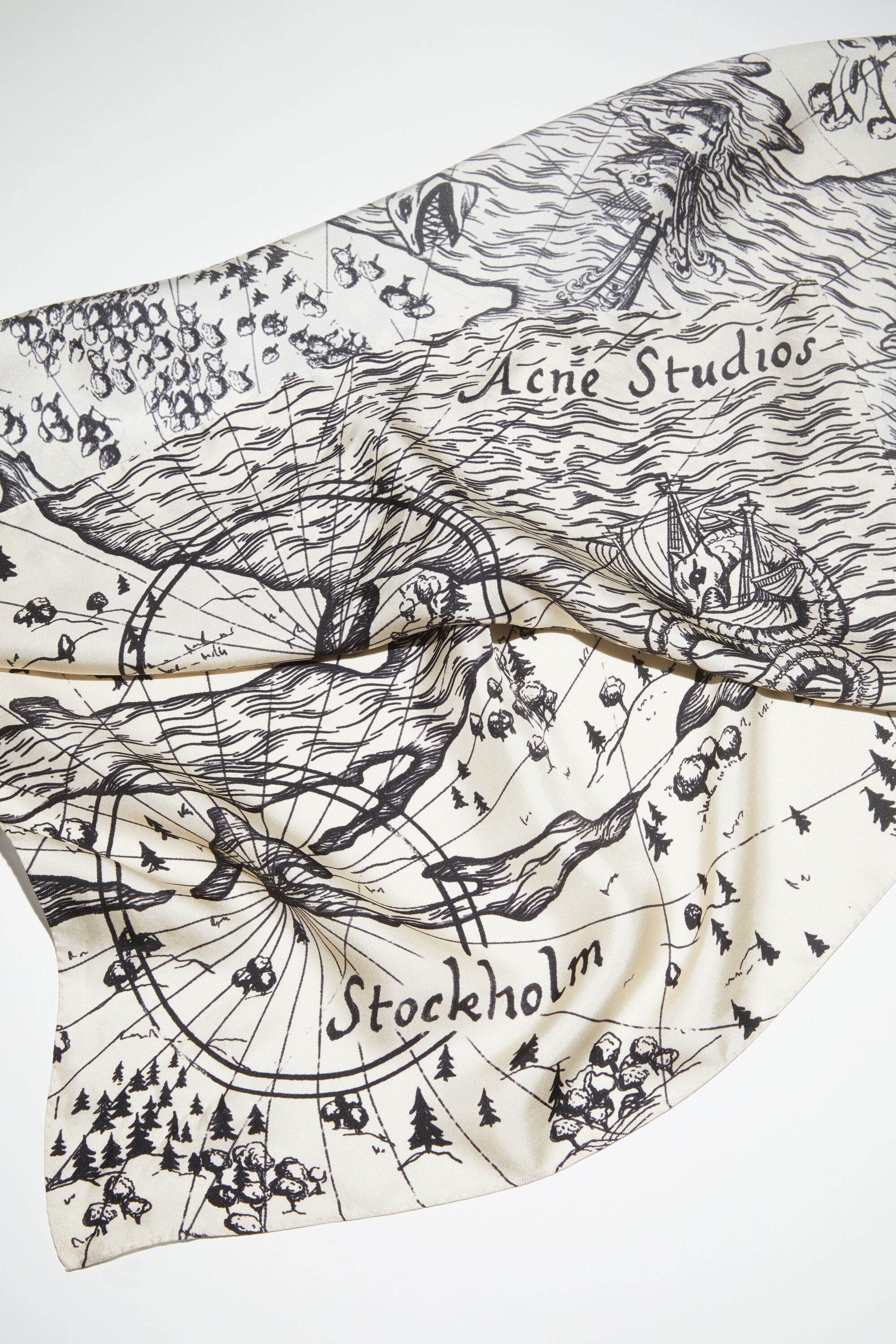 Stockholm print scarf - Cream white/black - 4