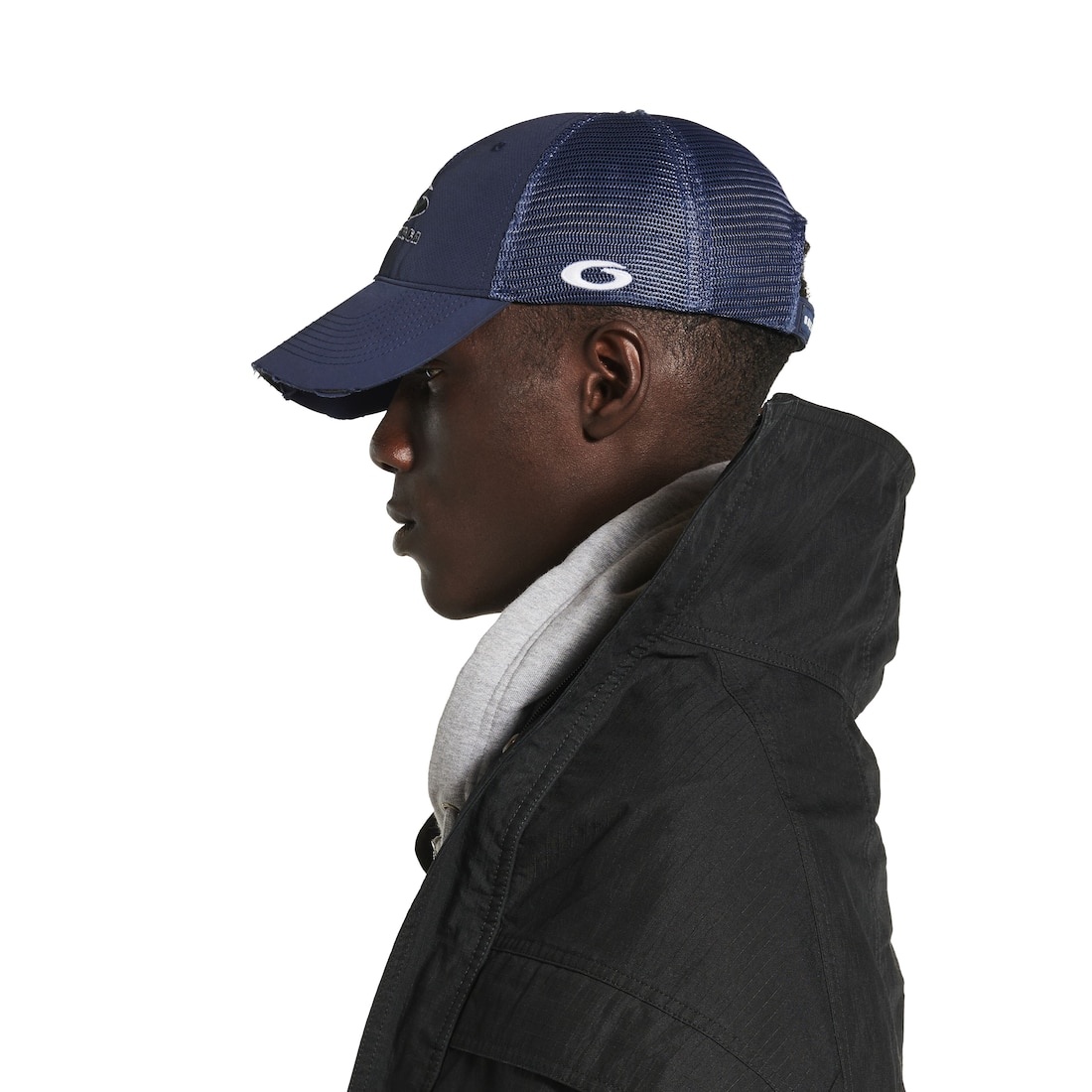 Perforated Trucker Cap in Navy/black - 6