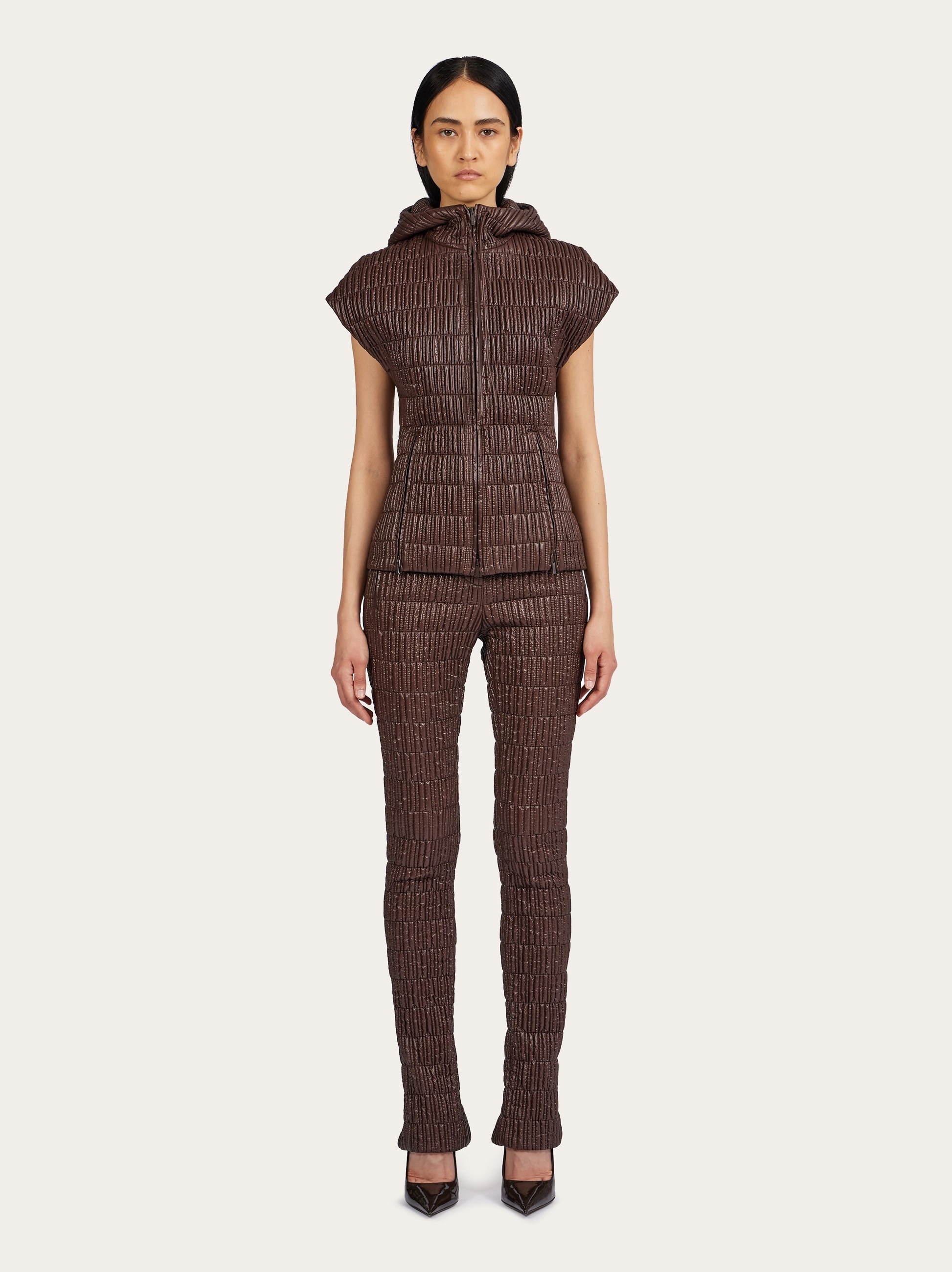 Sleeveless quilted jacket - 5
