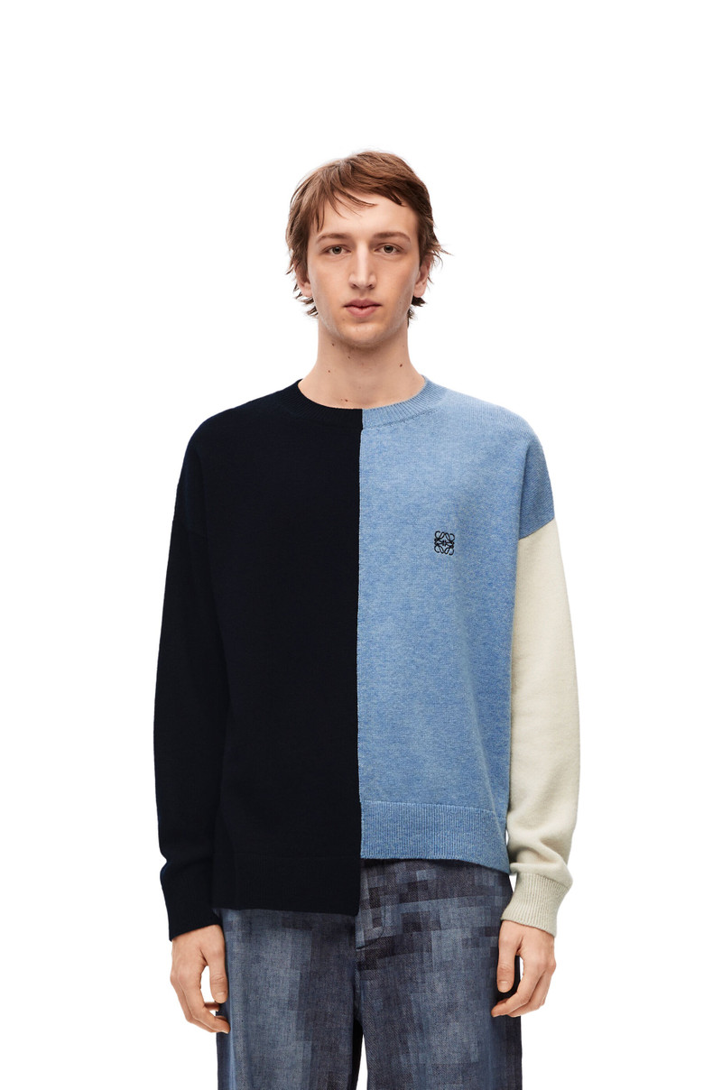 Asymmetric sweater in wool 3