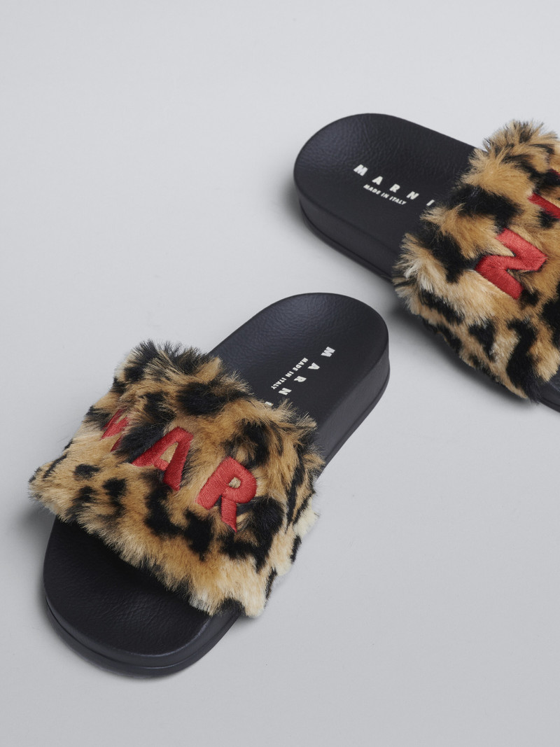 LEOPARD PRINT FAUX FUR SLIDE 5