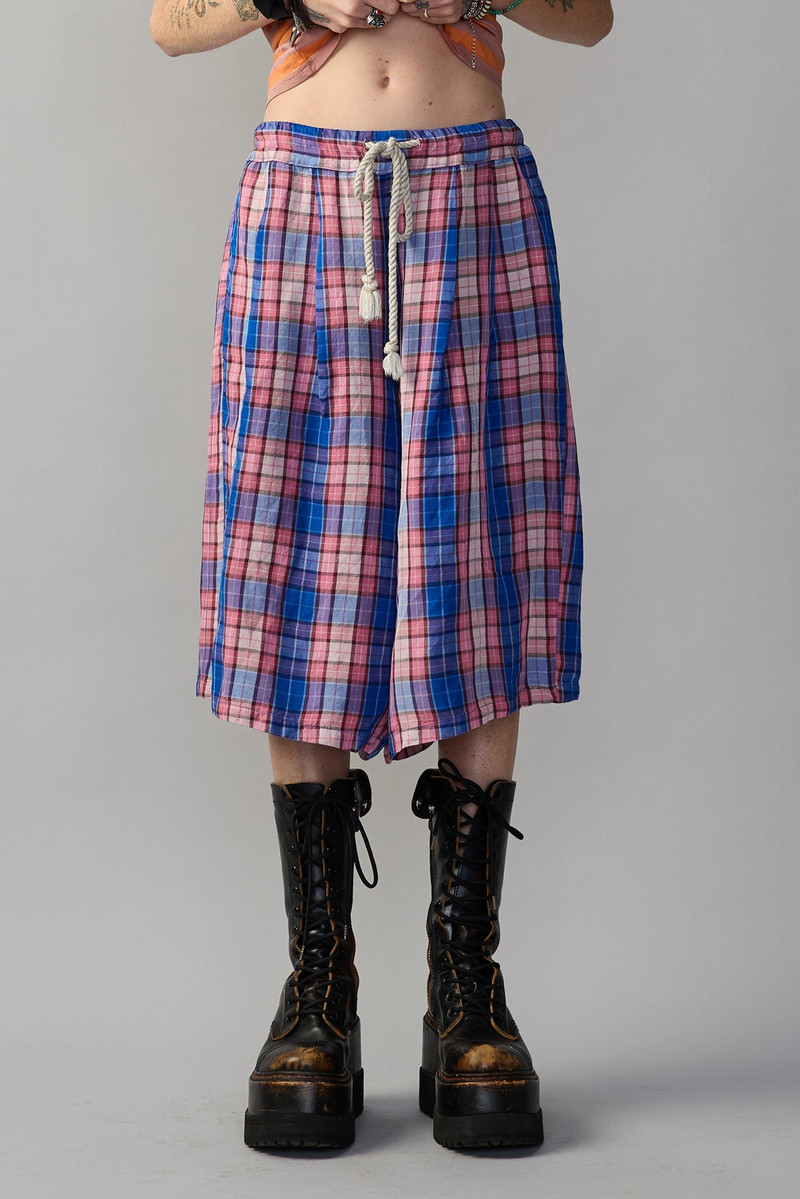 PLEATED JUMBO SHORT WITH ELASTIC WAIST 3