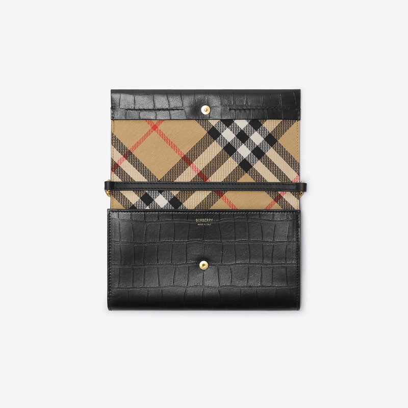 Burberry Cotswolds Chain Strap Wallet outlook