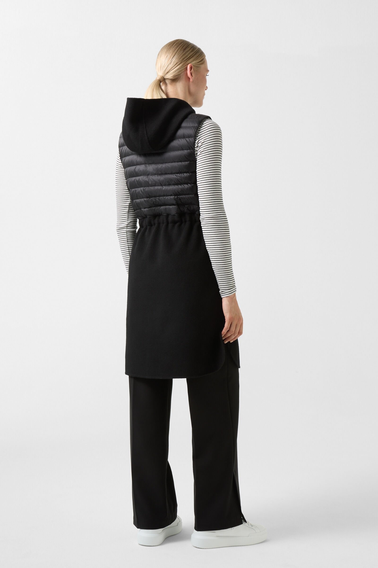 Joelle Hybrid vest in Black - 3