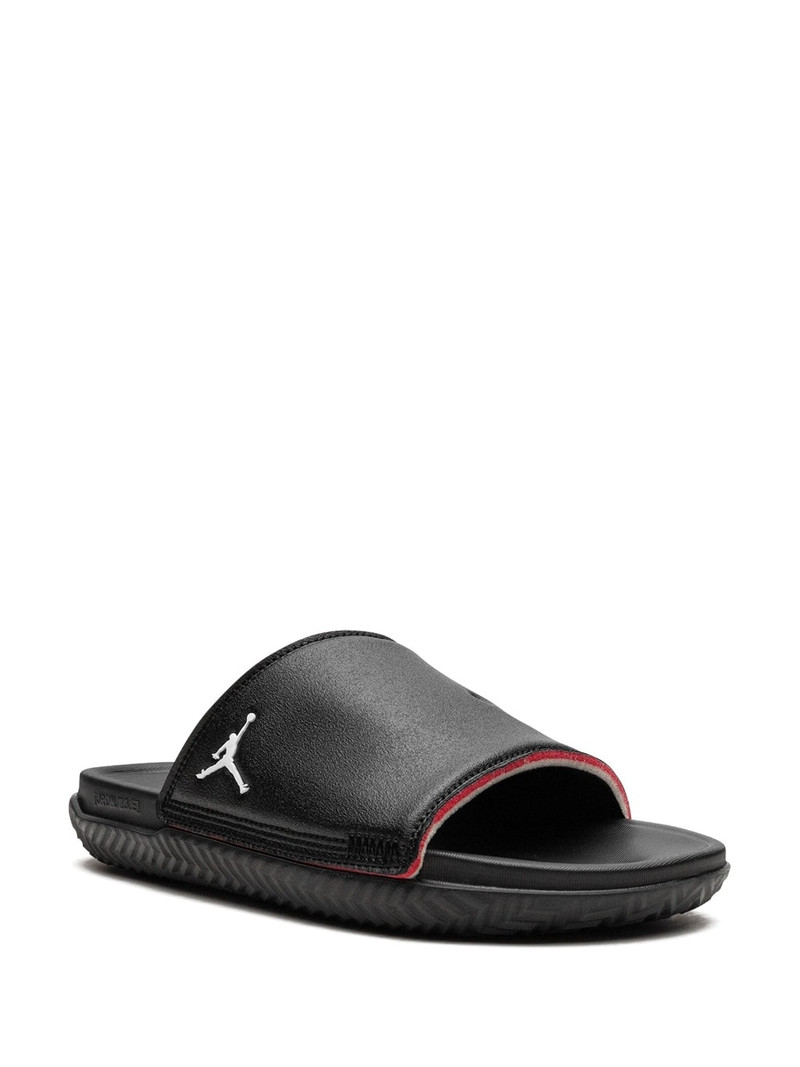 Jordan Jordan Play slides outlook
