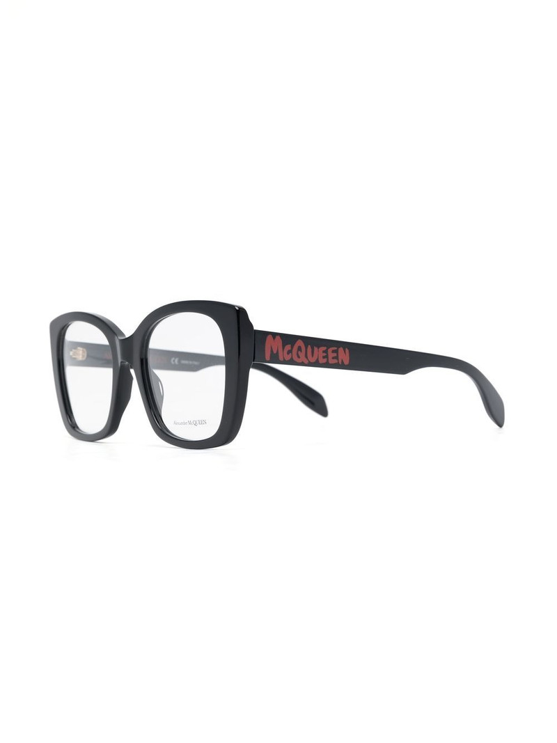 Alexander McQueen cat-eye glasses outlook