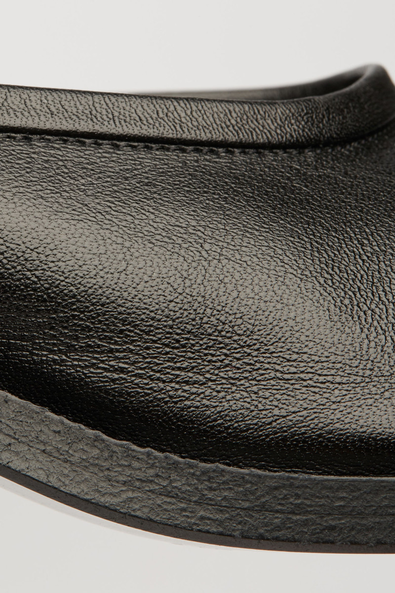 Open-toe leather mules black/black 3