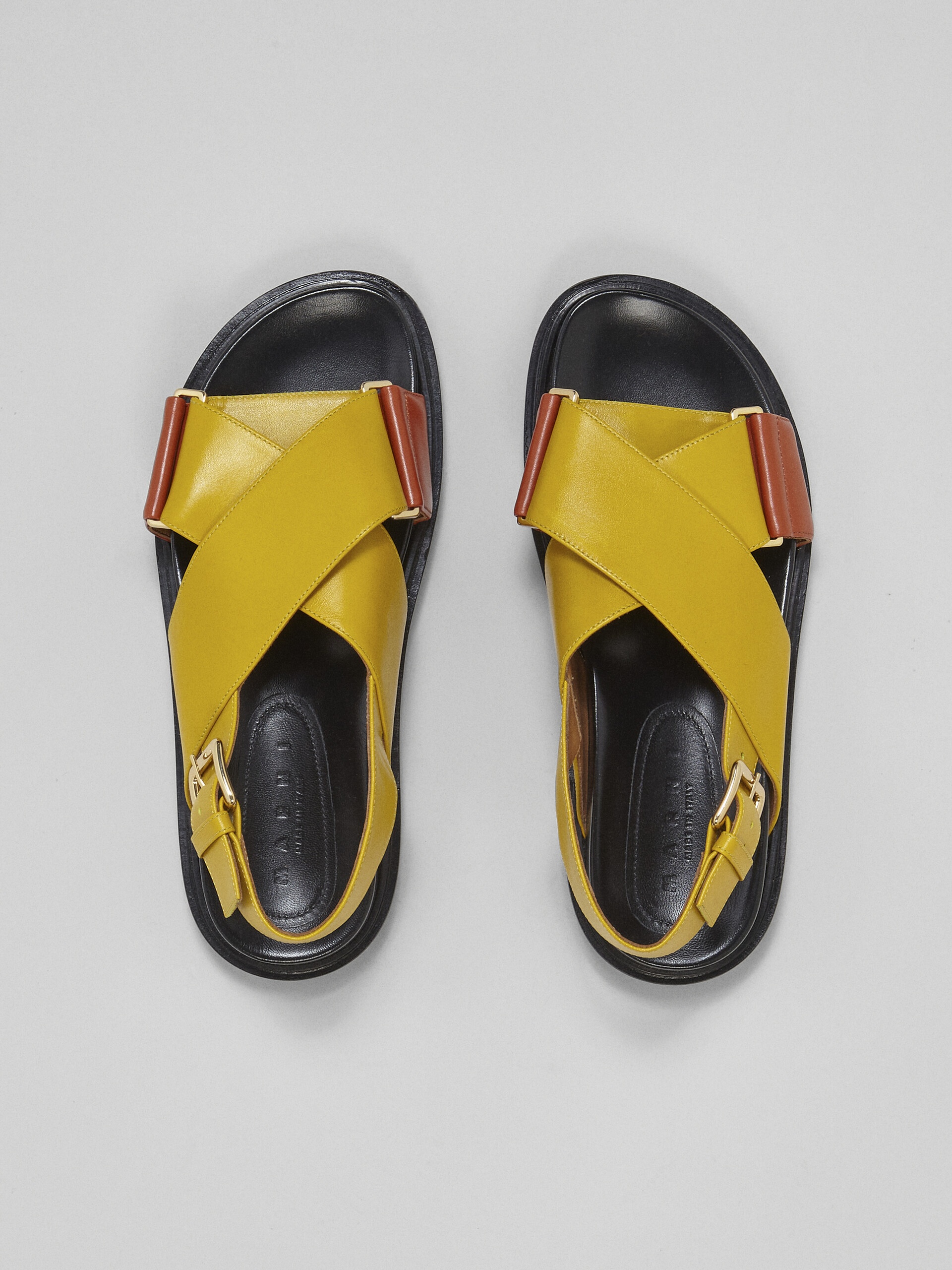 YELLOW AND ORANGE LEATHER FUSSBETT - 4