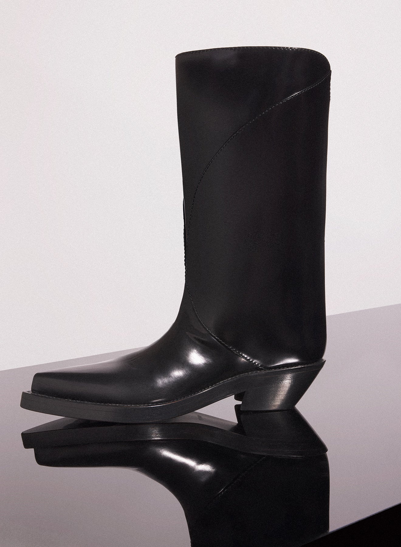 black shiny leather santiag boots - 2