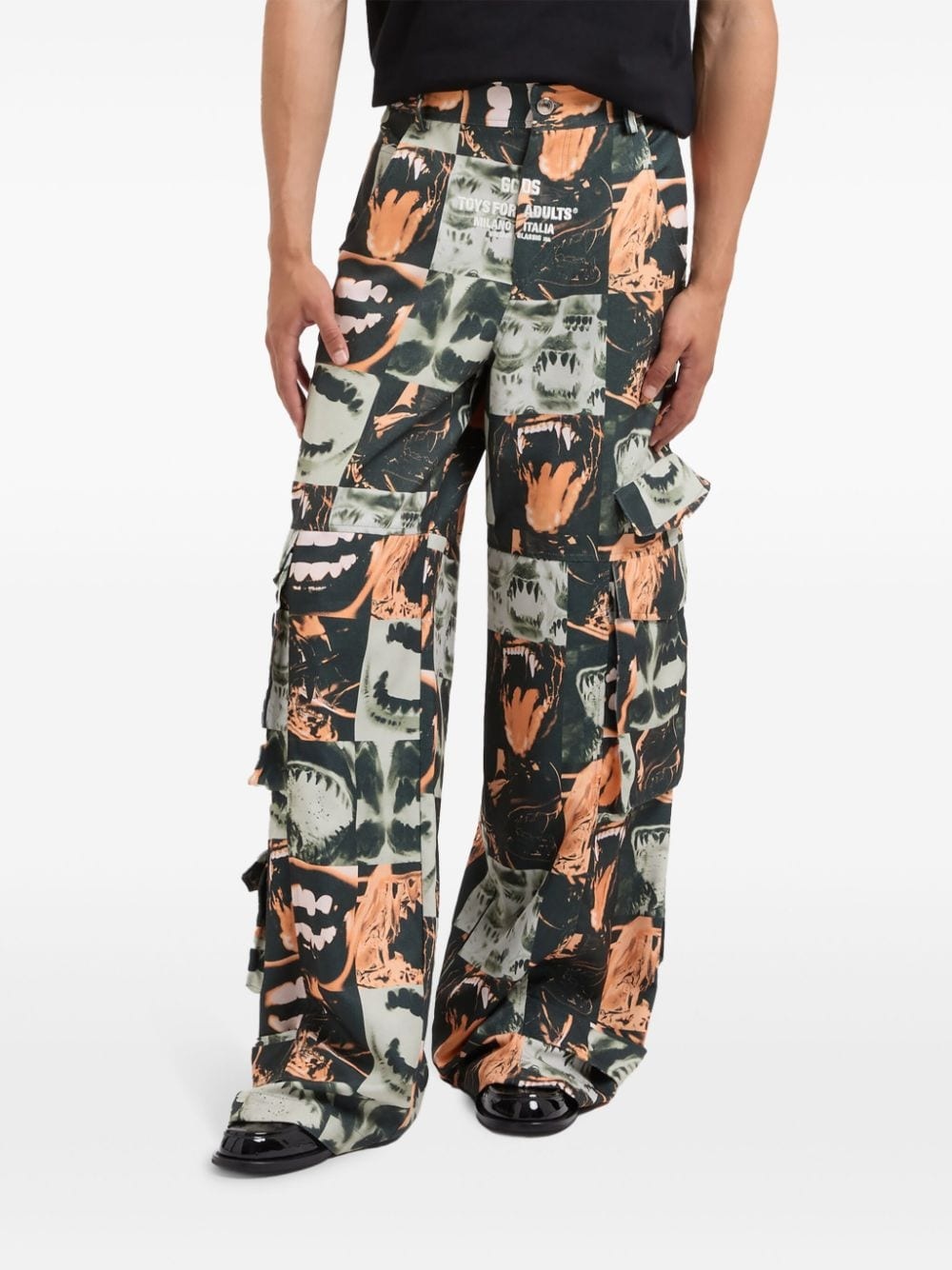 graphic-print trousers - 4