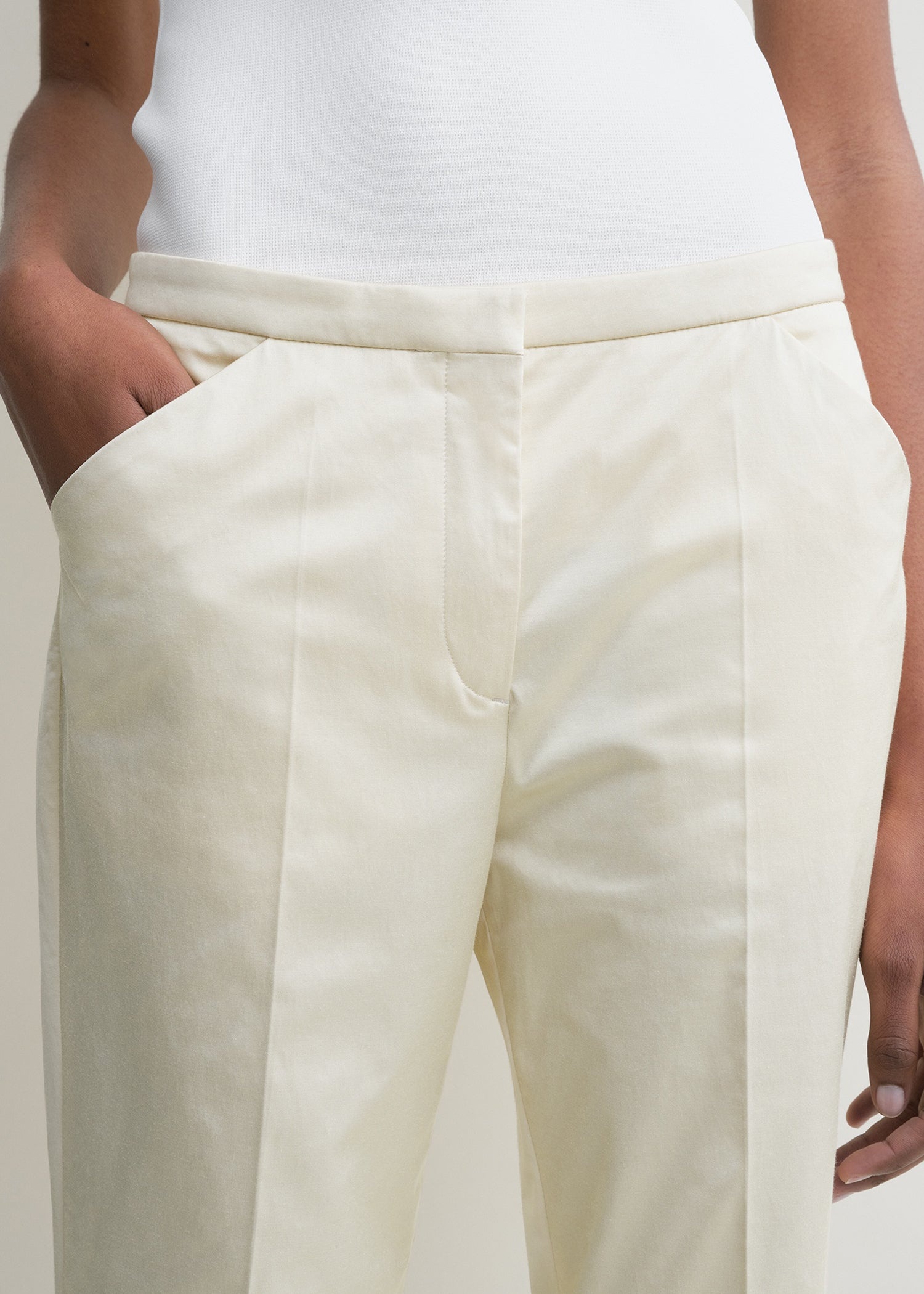 Cropped straight trousers ecru - 5