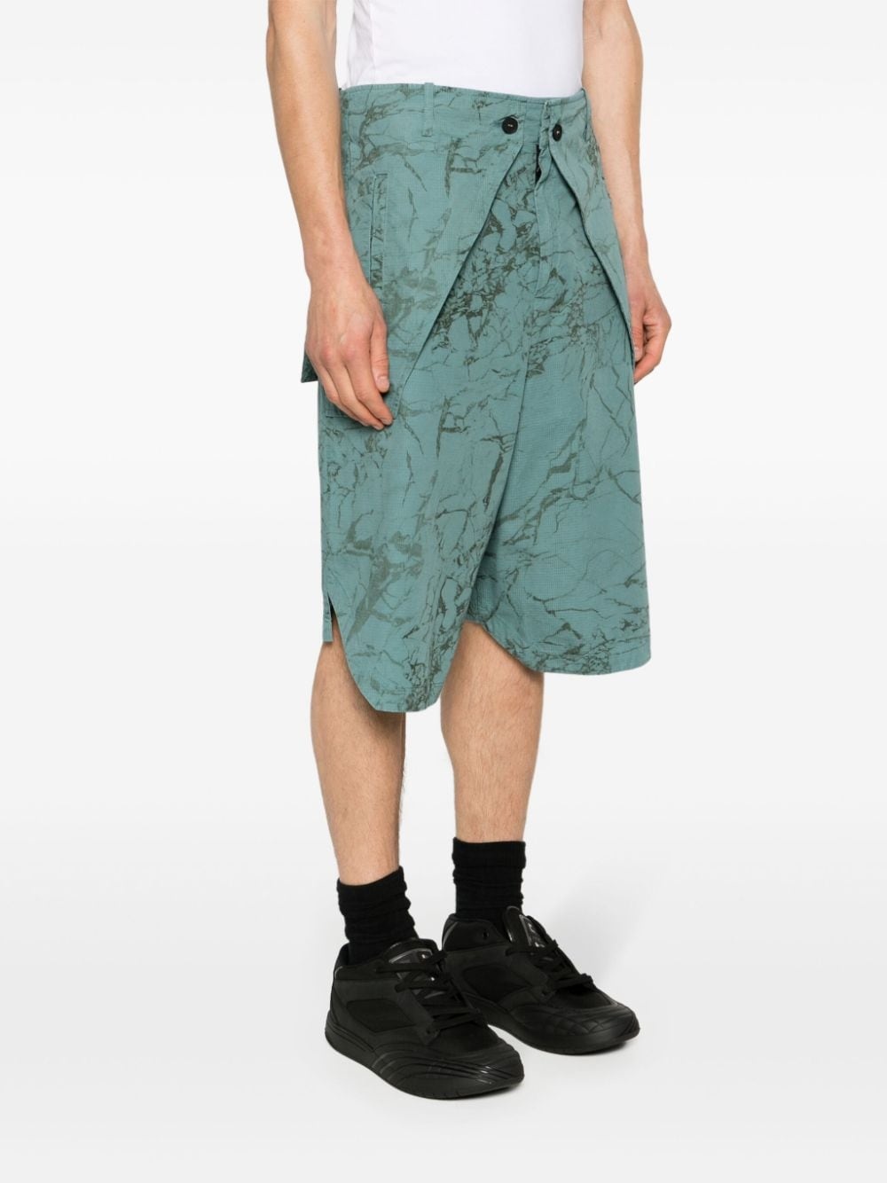 Overlay abstract-print cargo shorts - 3