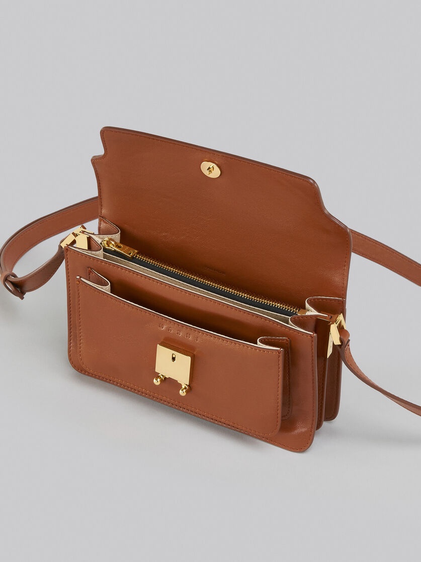 Shop MARNI 2023-24FW Brown leather E/W Soft Trunk Bag with logo strap  (SBMP0124Q6P264400M66, SBMP0124Q6P264400N99) by Maisondesoeur