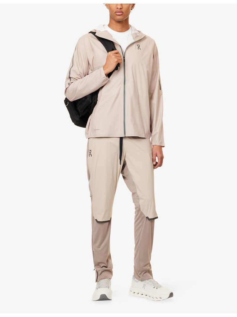On Performance Hooded Woven Jacket outlook