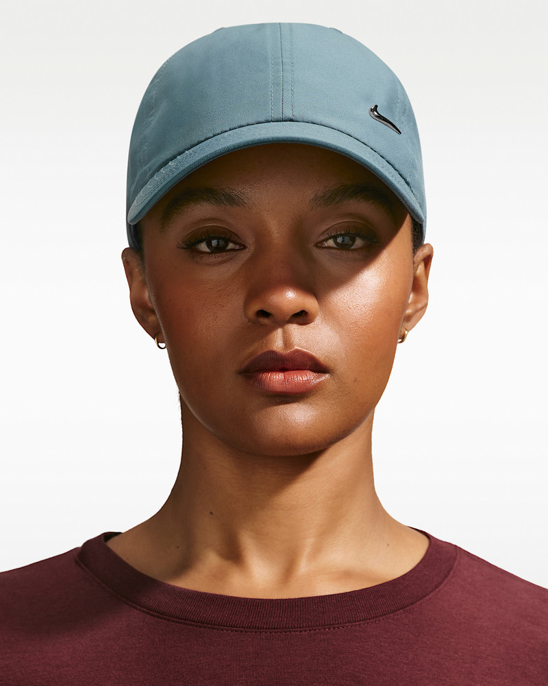 Nike Dri-FIT Club Unstructured Metal Swoosh Cap 3