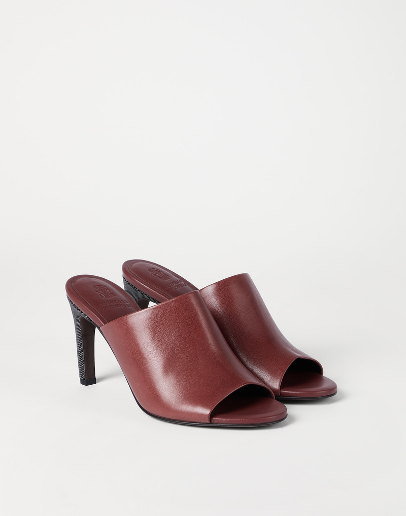 Classic leather heels with precious details 2