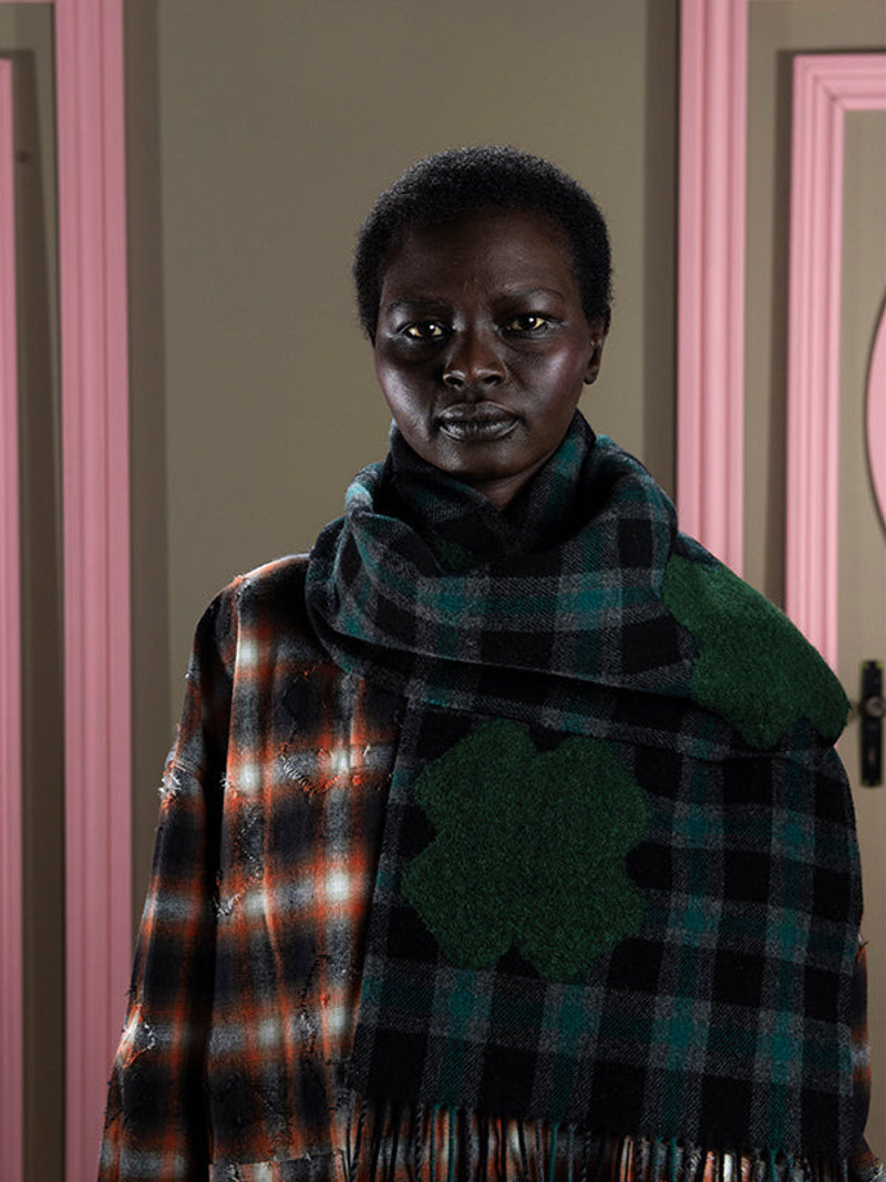 CROSS WOOL SCARF - OLIVE GRID CROSS 3