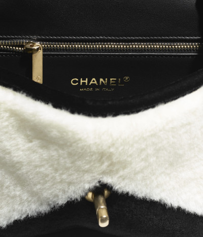 CHANEL Small Flap Bag outlook