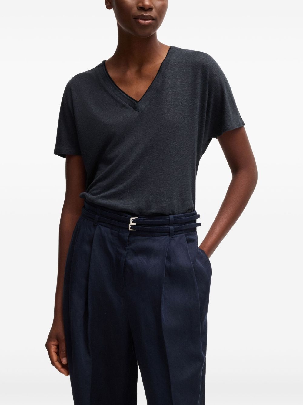 V-neck T-shirt - 3
