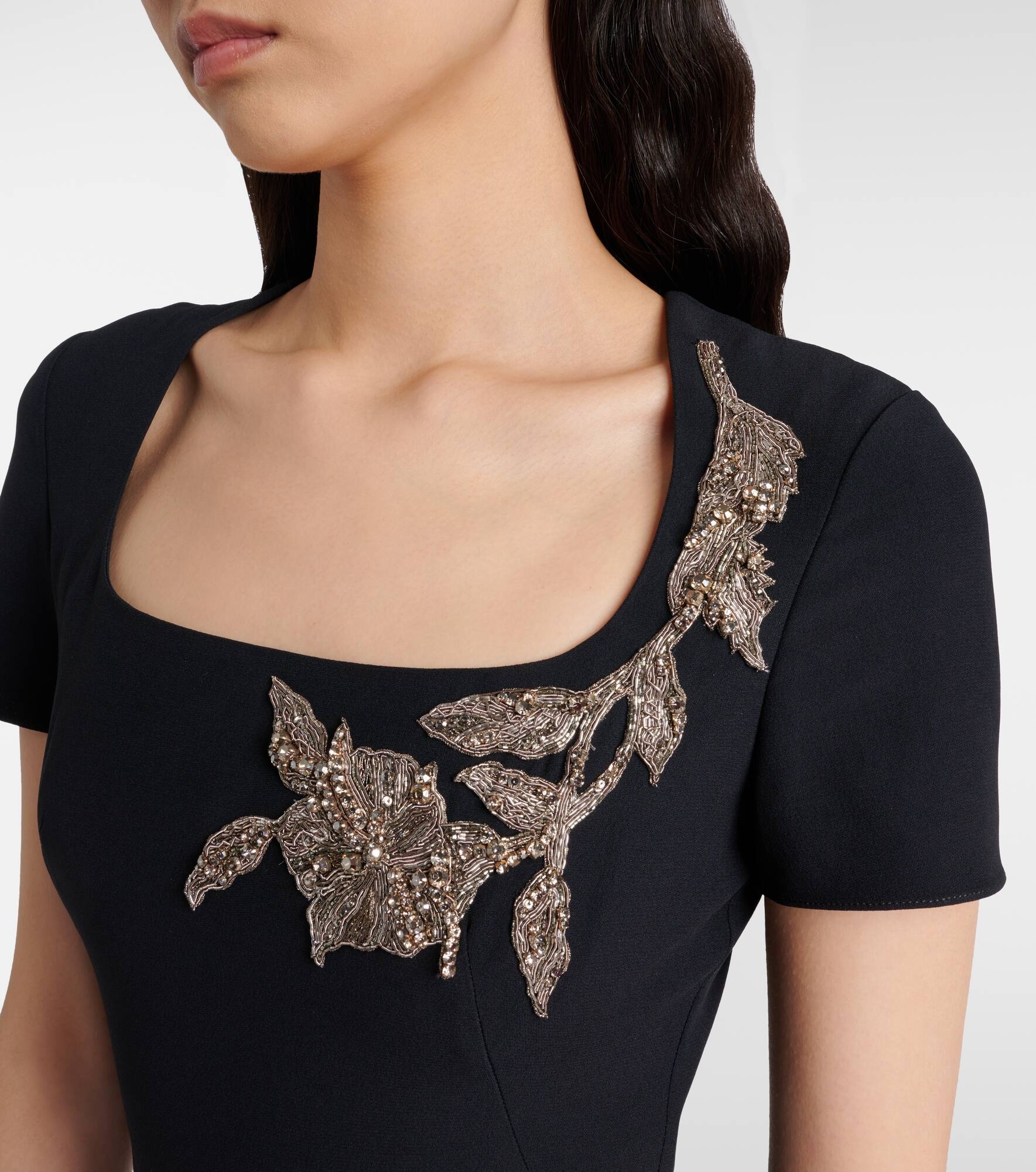 Embroidered crêpe gown - 4