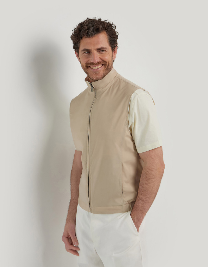 MILK-SUEDE-COLORED REVERSIBLE PUFFER GILET IN LINEN AND SILK BLEND 6