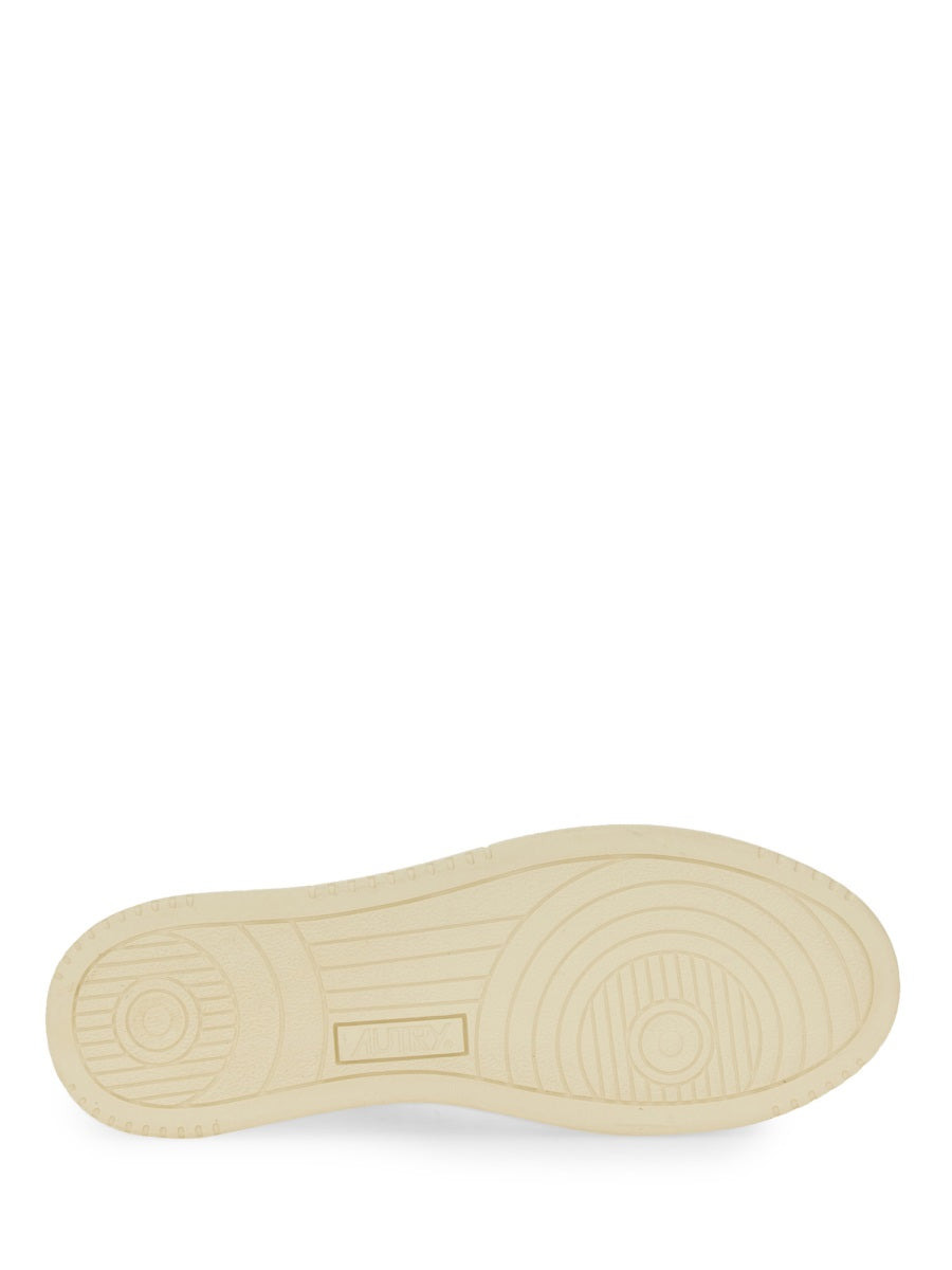 Leather Sneaker - 9