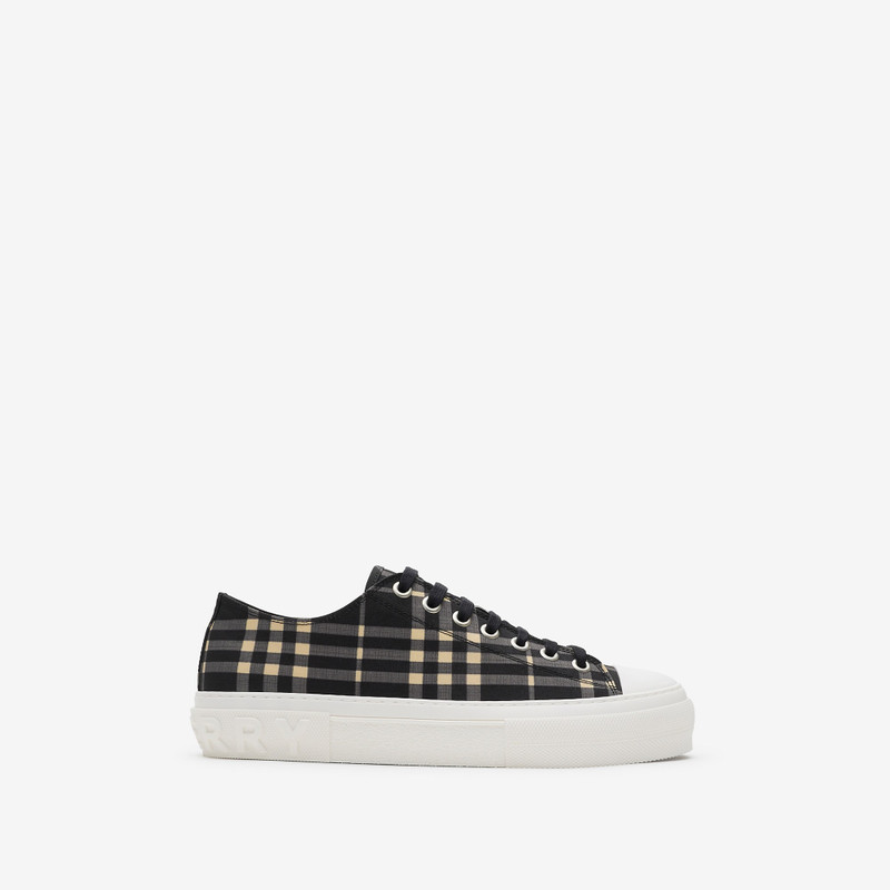 Check Sneakers 1