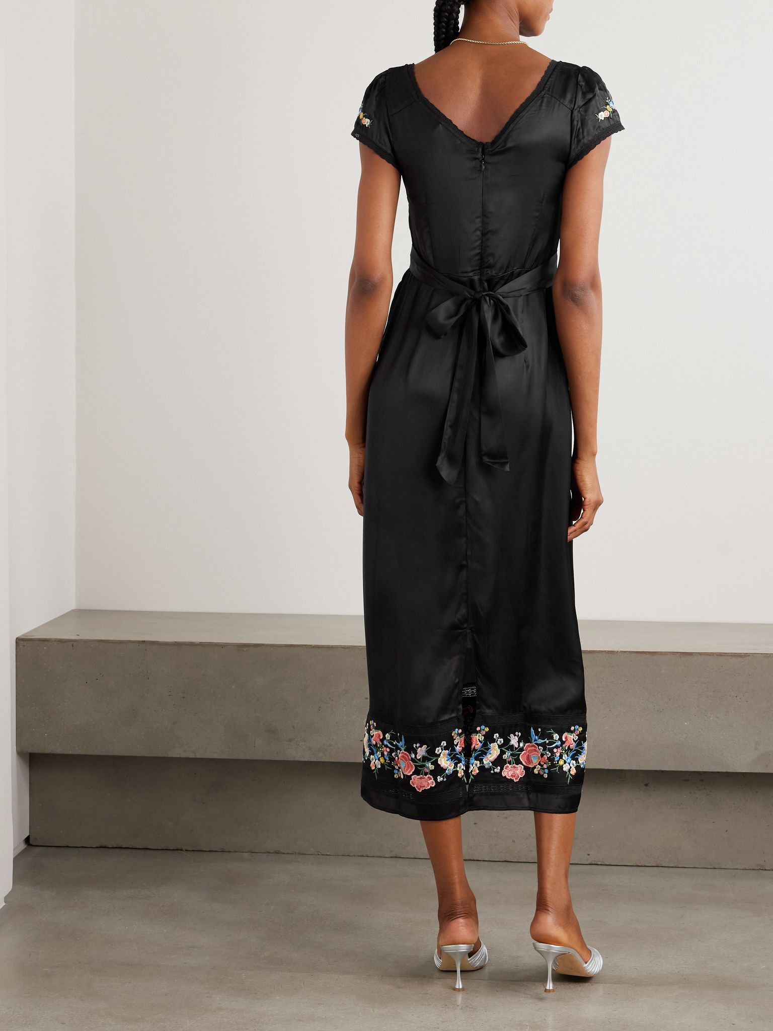 Carey lace-trimmed embroidered satin midi dress Black - 3