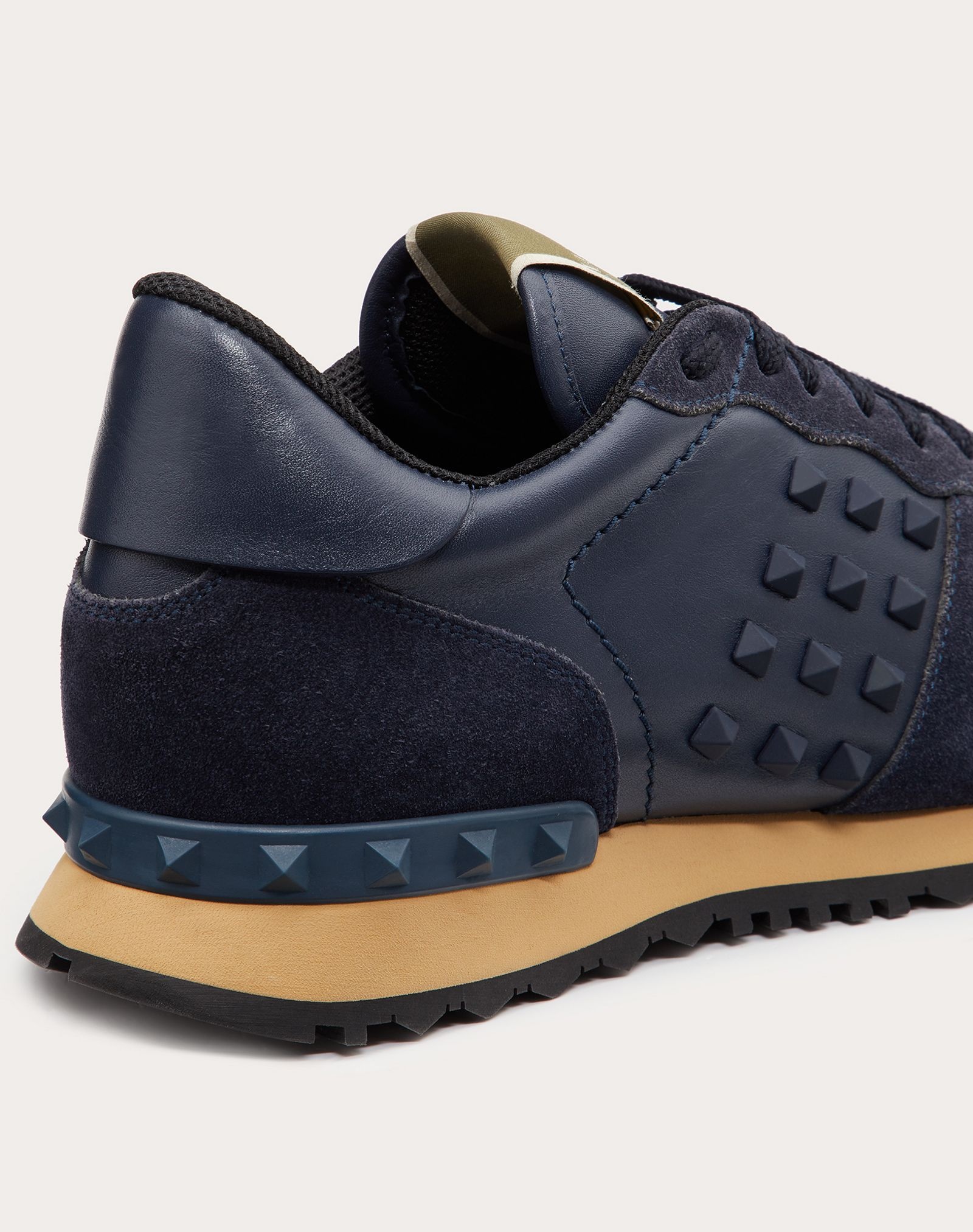 ROCKSTUD CALFSKIN SNEAKER - 5