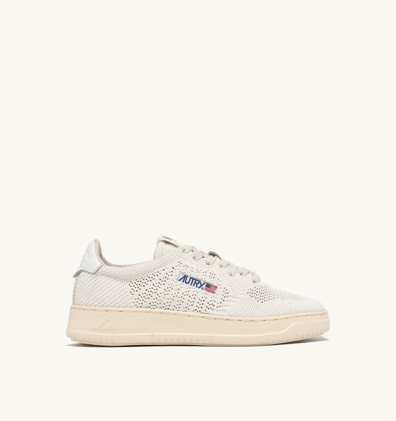 MEDALIST EASEKNIT LOW SNEAKERS IN IVORY WHITE FABRIC 1