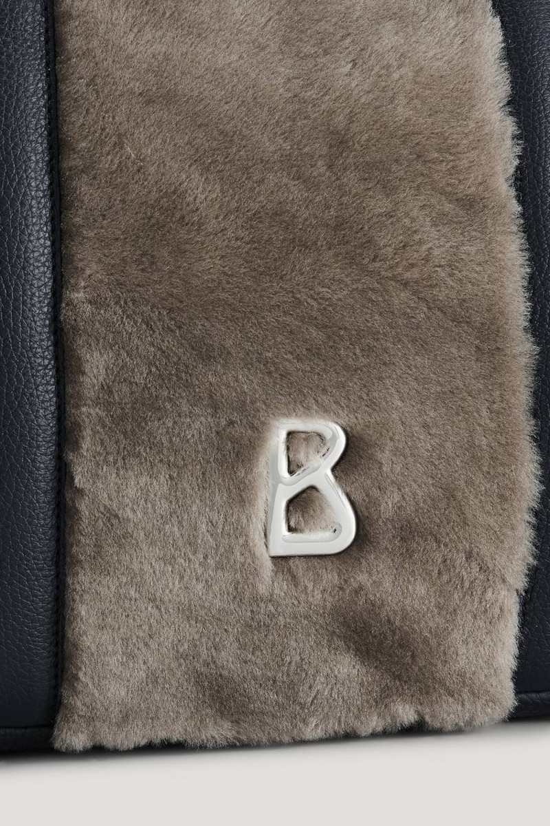 SNOWBIRD THERESA LAMBSKIN TOTE BAG IN BEIGE/BLACK 5