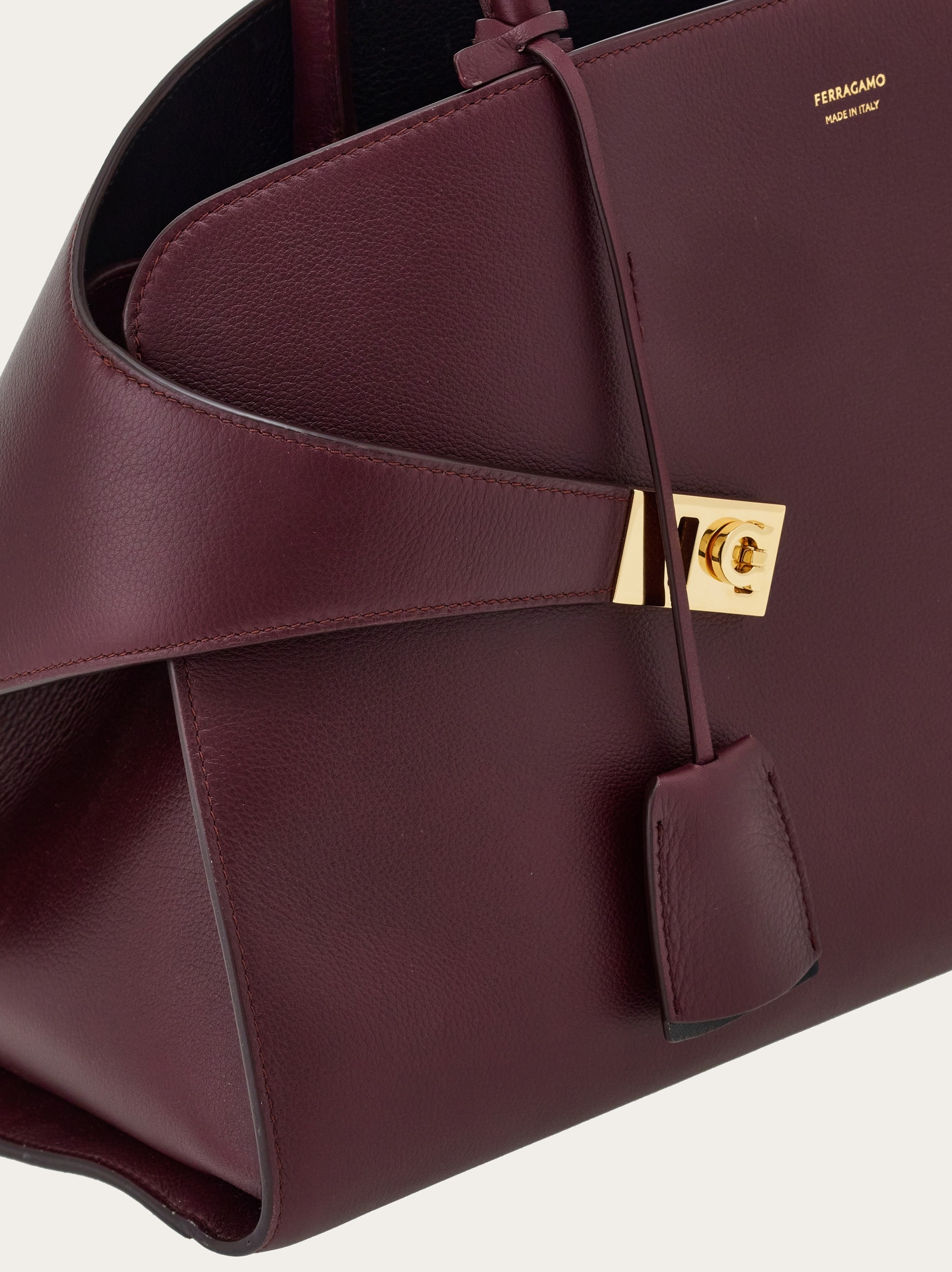 Hug handbag (M) - 8