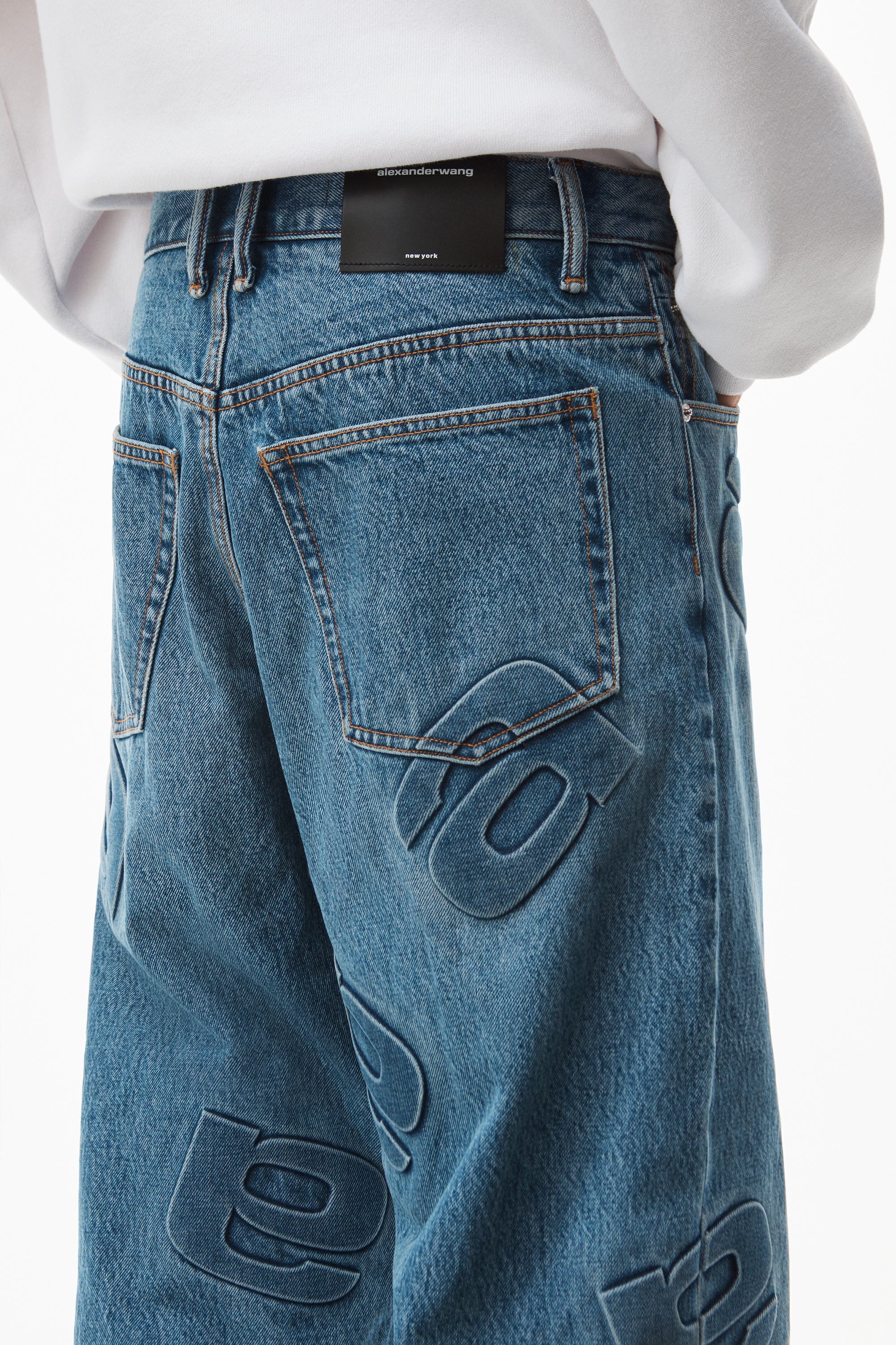 3D A LOOSE FIT JEAN IN DENIM - 6