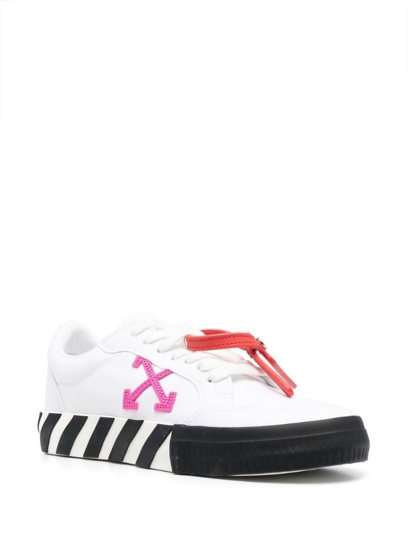 Off-White Vulcanized low-top sneakers outlook