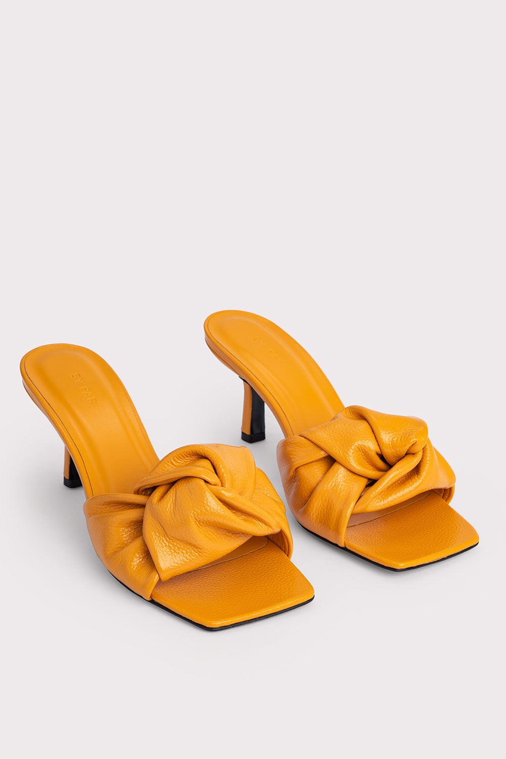 Lana Sunflower Gloss Grained Leather - 3