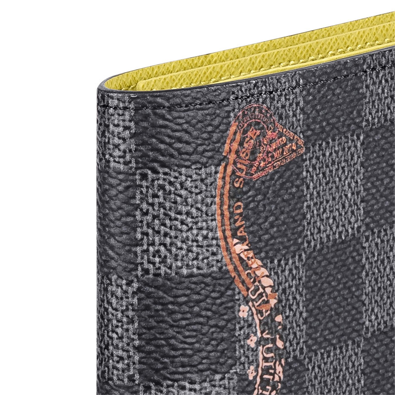 Louis Vuitton Passport Cover outlook