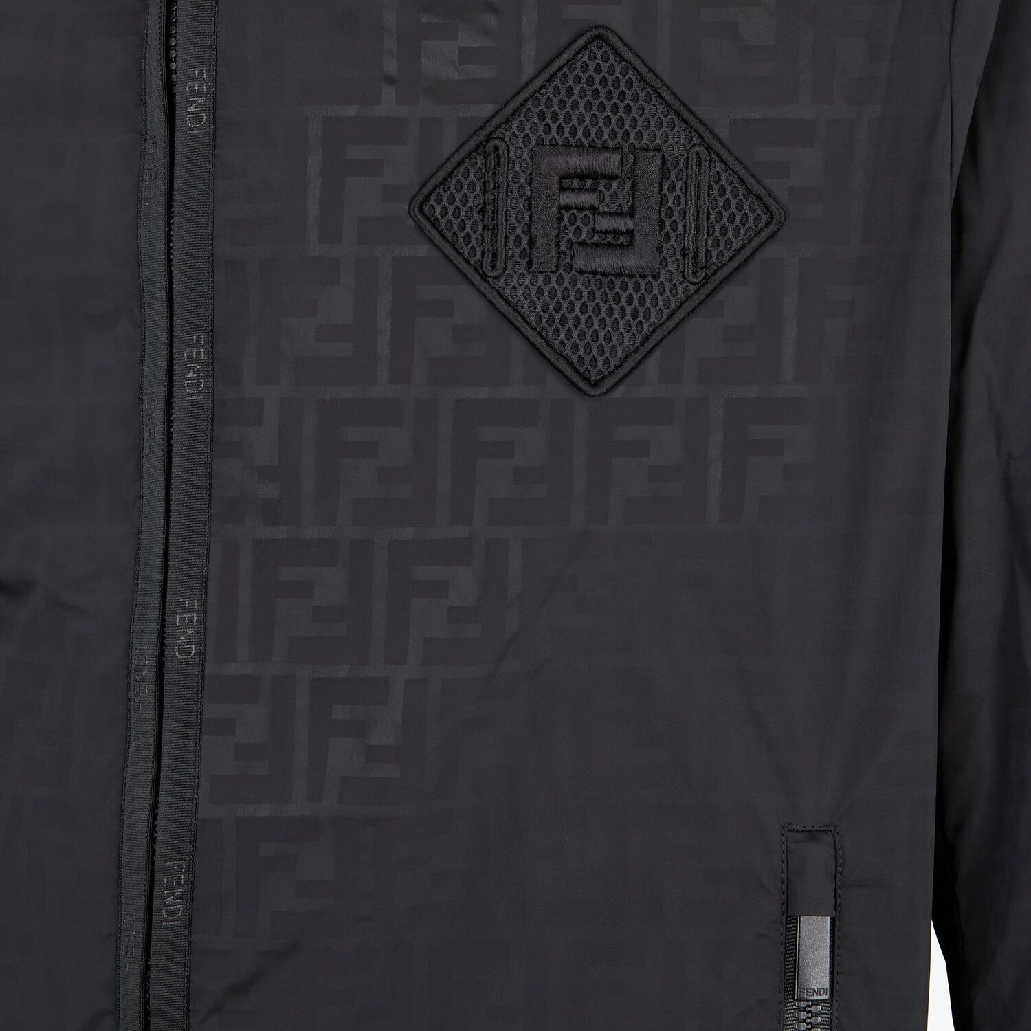 Windbreaker in black tech fabric - 3