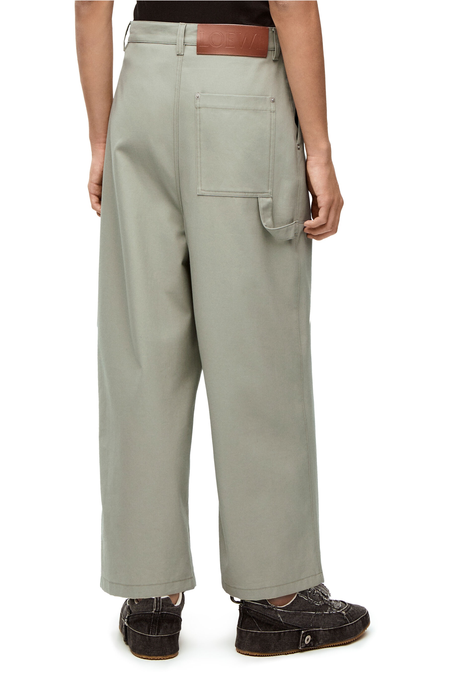 Low crotch trousers in cotton - 4