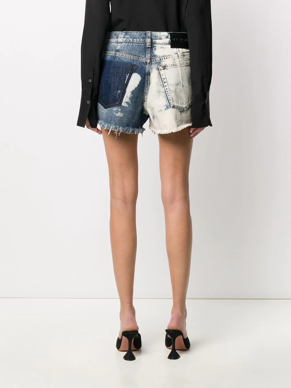 two-tone distressed denim shorts - 4