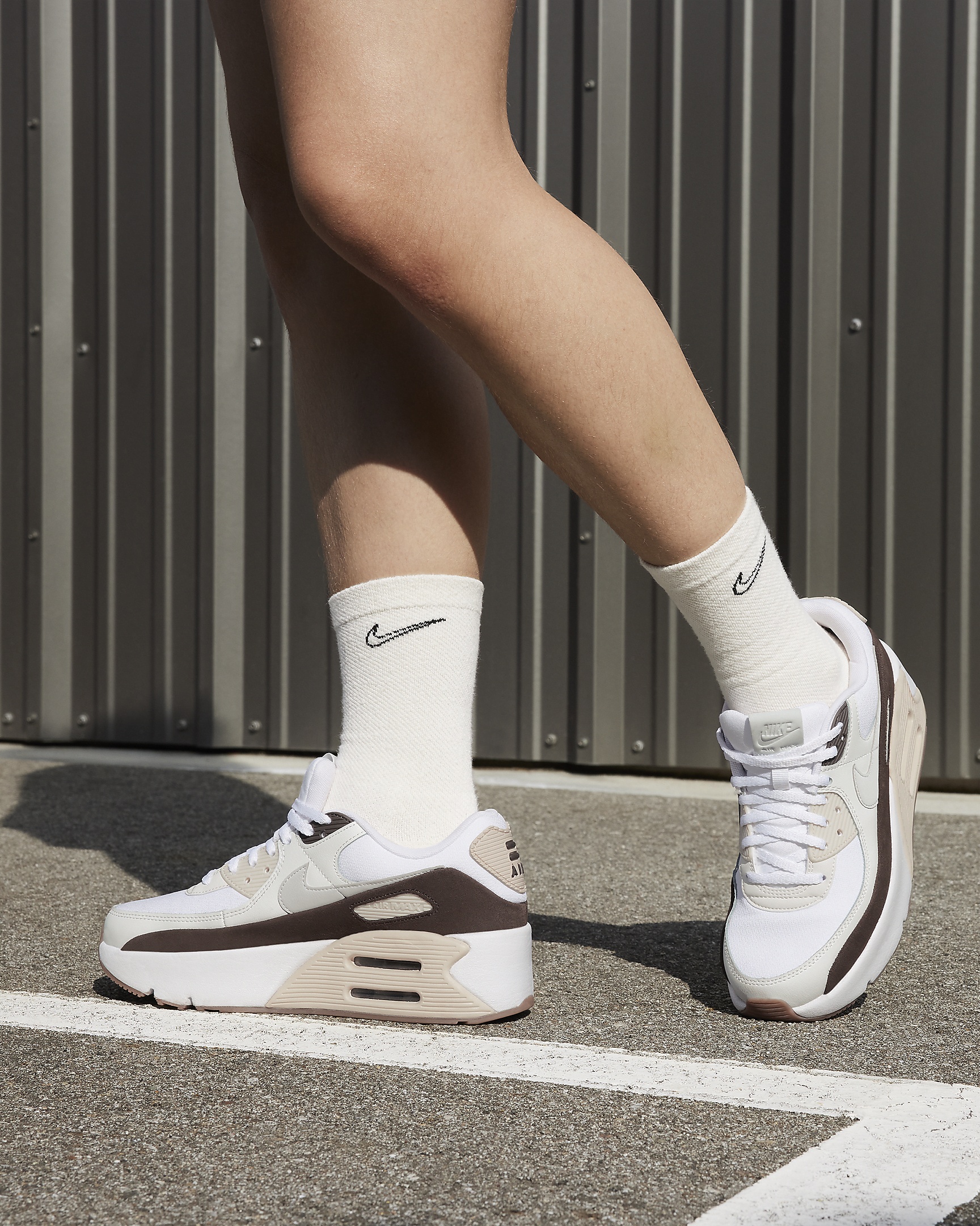 ★Nike★ WMNS AIR MAX 90 LV8 厚底シューズ Baroque Brown WMNS) Nike Air Max 90 LV8 'White Baroque Brown' FD4328-102