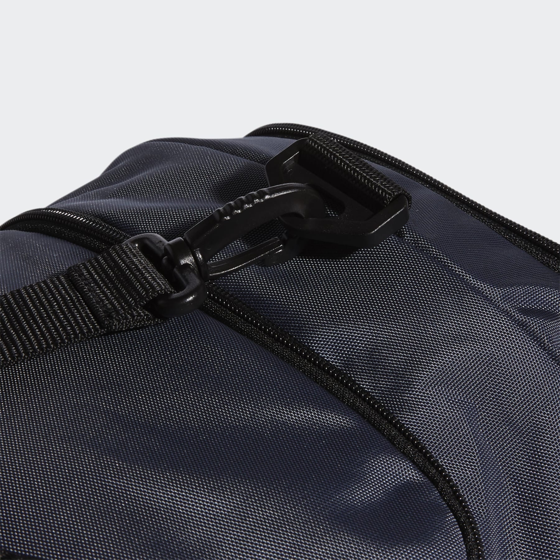 Defender Duffel Bag Medium - 6